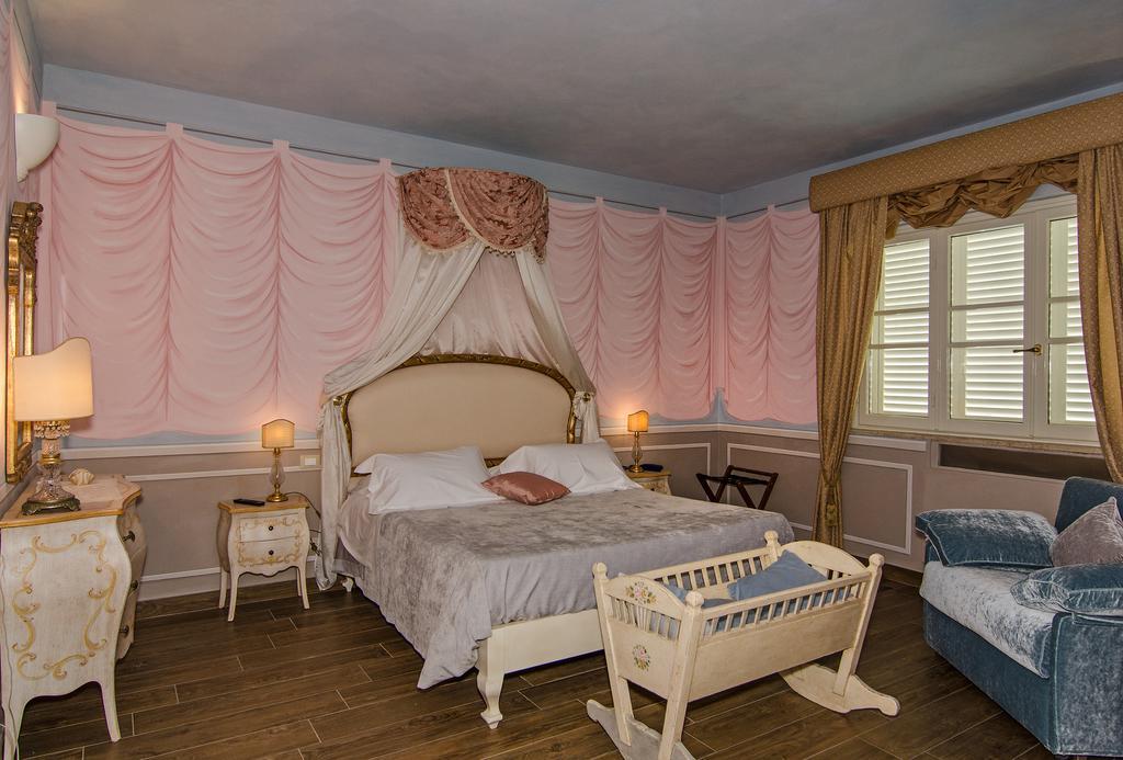 La Chandelle Hotel 3*