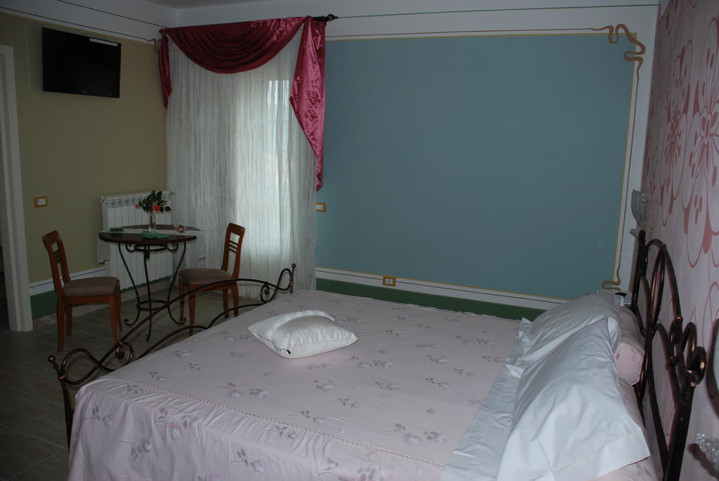Hotel La Chandelle 3*