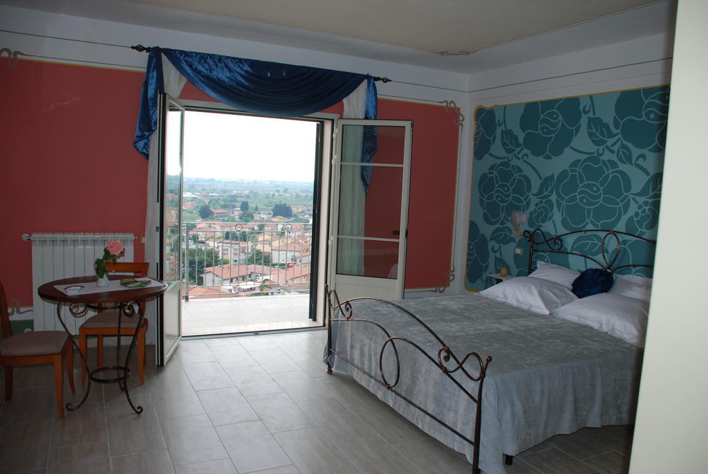 Hotel La Chandelle 3*